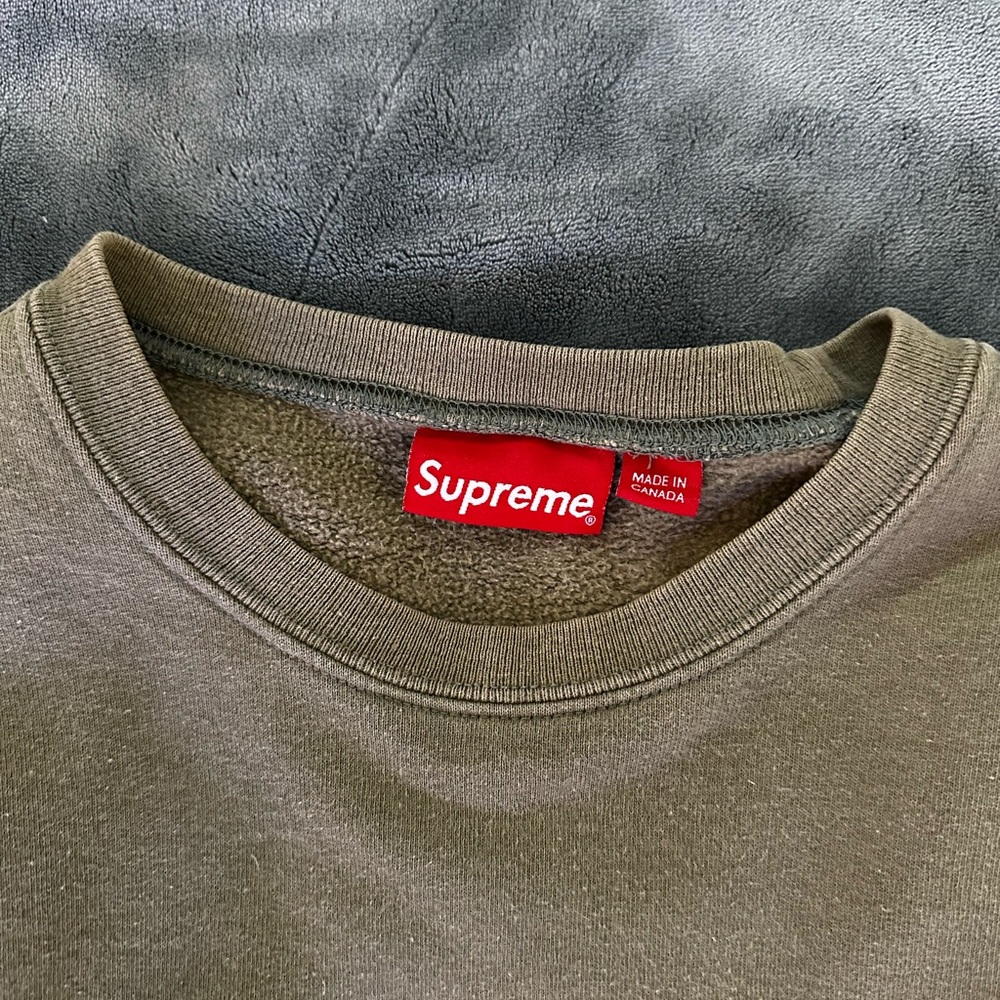 Authentic Supreme SS19 Everlast Crewneck Olive Green Size Medium - Picture 3 of 5